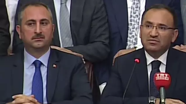 Yeni Kabinede İlk Devir-Teslim Tamam! Bozdağ, Görevi Gül'e Devretti