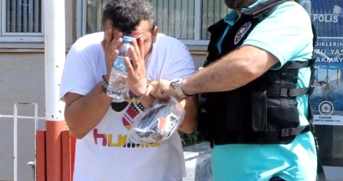 Bonzaiyi 10 Yaşındaki Kızın Çamaşırına Sakladı