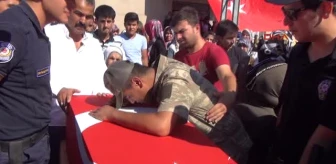 Kahramanmaraş 'Şaka Kurşunu' Kurbanı Polisin Cenazesi Toprağa Verildi