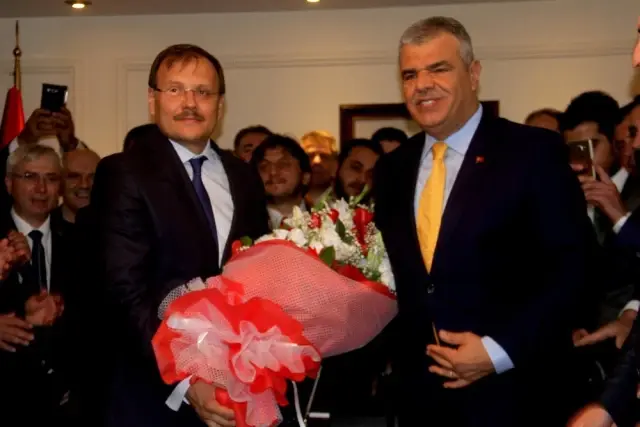 Veysi Kaynak, Başbakan Yardımcılığı Görevini Hakan Çavuşoğlu'na Devretti