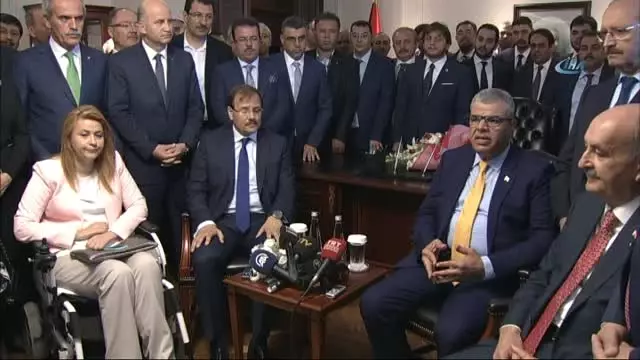 Veysi Kaynak, Başbakan Yardımcılığı Görevini Hakan Çavuşoğlu'na Devretti