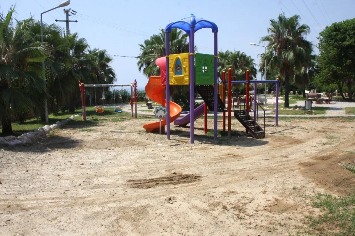 Alanya Belediyesinden 4 Mahalleye Çocuk Parkı