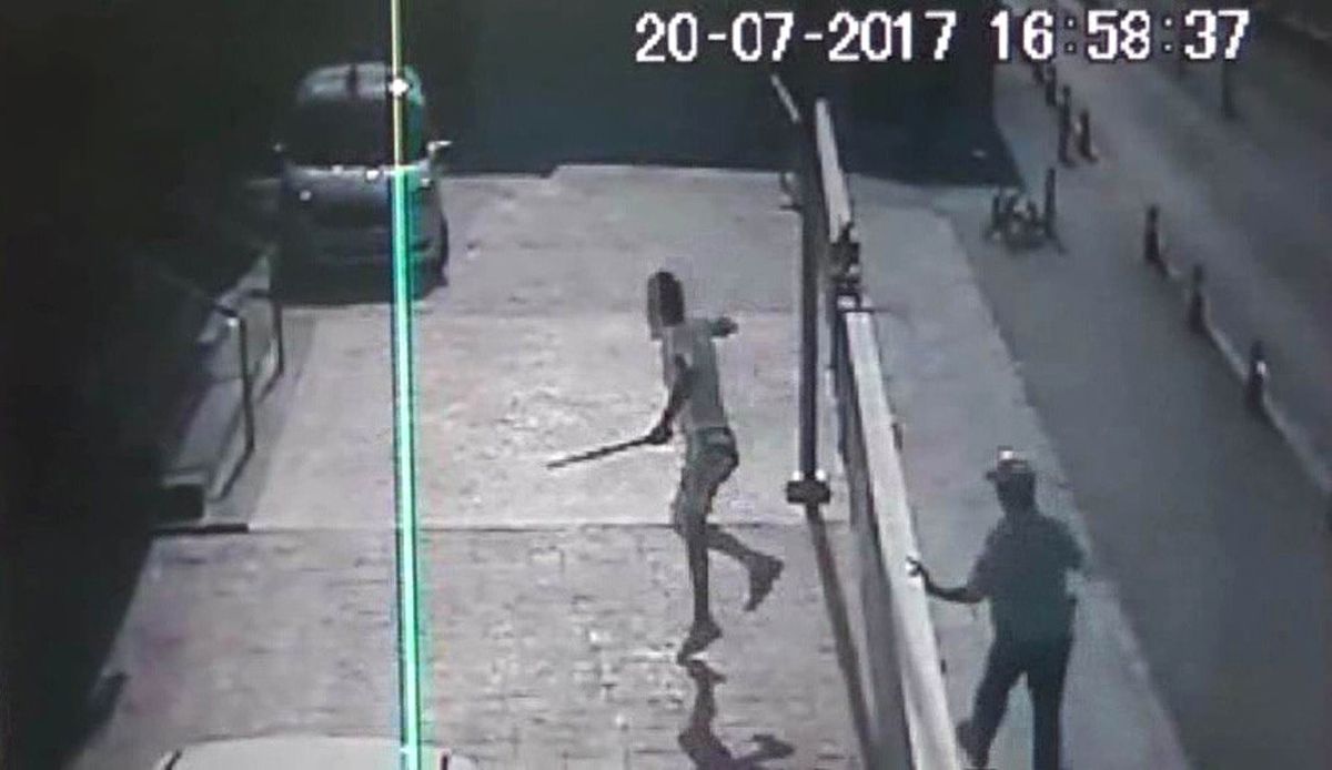 Karakolda Dehşet! Kızını Taciz Eden 70'lik Sapığın Oğlunu Döner Bıçağıyla Kovaladı