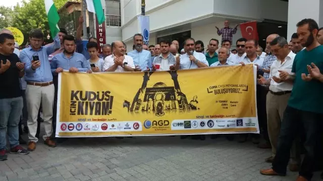 Kütahya'da Cuma Namazı Çıkışı İsrail Protesto Edildi Kütahya'da Cuma Namazı Çıkışı İsrail Protesto Edildi
