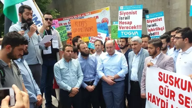 Kütahya'da Cuma Namazı Çıkışı İsrail Protesto Edildi Kütahya'da Cuma Namazı Çıkışı İsrail Protesto Edildi