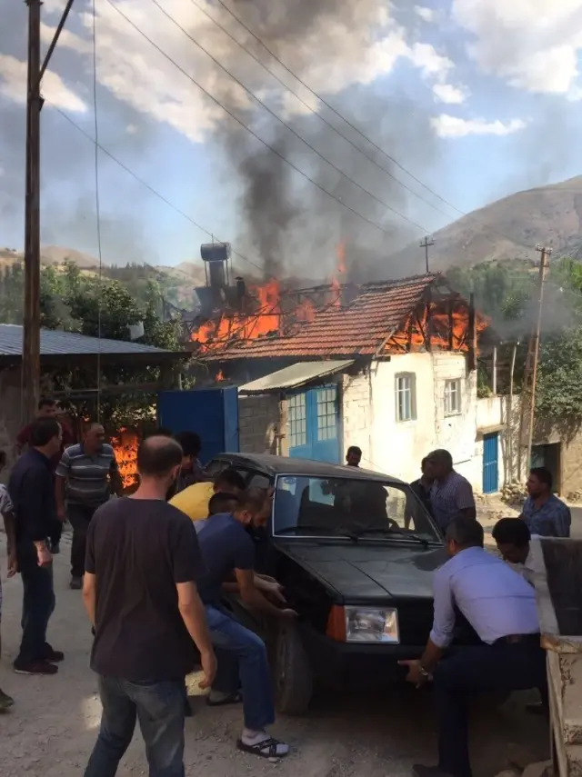 Malatya�da Müstakil Evde Yangın Haberler