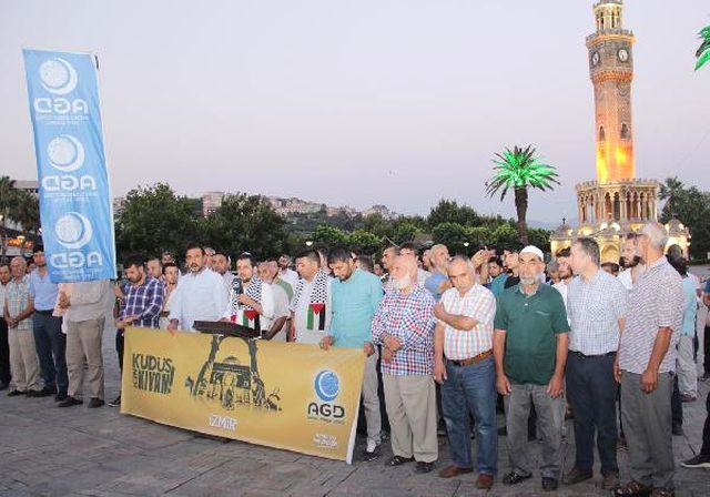 Mescid-i Aksa'nın İbadete Kapatılmasına Protesto