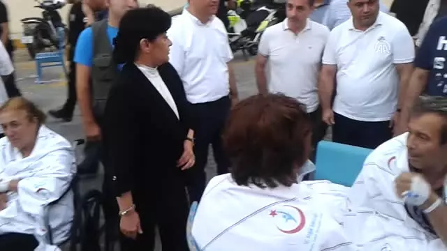 Vali Civelekhastanede Yaralıları Ziyaret Etti Vali Civelekhastanede Yaralıları Ziyaret Etti