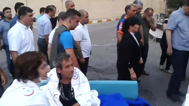 Vali Civelekhastanede Yaralıları Ziyaret Etti Vali Civelekhastanede Yaralıları Ziyaret Etti