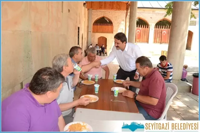 Her Cuma Günü 'Battalgazi Lokması' Dağıtılıyor Her Cuma Günü 'Battalgazi Lokması' Dağıtılıyor