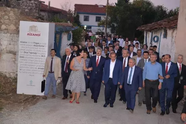 Antik Kent Aizanoi'de Senfonik Türküler Konseri Antik Kent Aizanoi'de Senfonik Türküler Konseri