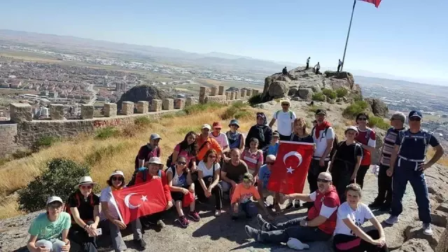 Afdos Üyeleri Karahisar Kalesi'ne Tırmandı
