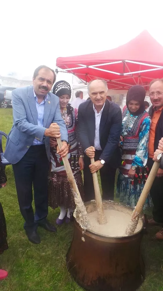 Ak Partili Balta Sis Dağı Şenlikleri'ne Katıldı Ak Partili Balta Sis Dağı Şenlikleri'ne Katıldı