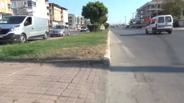 Antalya Ölüme Neden Olan Sürücünün Serbest Kalmasına Aileden Tepki Antalya Ölüme Neden Olan Sürücünün Serbest Kalmasına Aileden Tepki