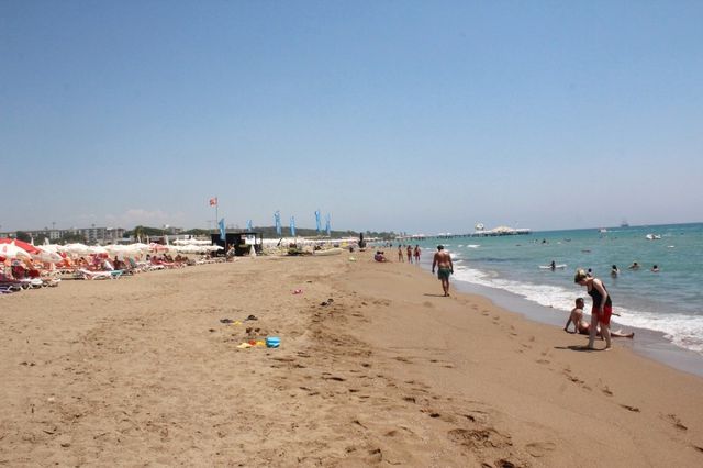 antalya-side-de-sahildeki-zift-temizlendi-9866043_o.jpg