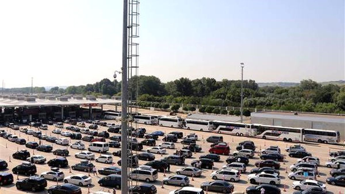 Gurbetçilerden Türkiye'ye Rekor Giriş! Son 24 Saatte 11 Bin 64 Araç Geldi