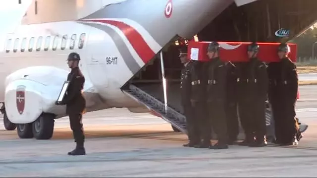 Şehit Akdağ'ın Naaşı Tokat'a Getirildi Şehit Akdağ'ın Naaşı Tokat'a Getirildi