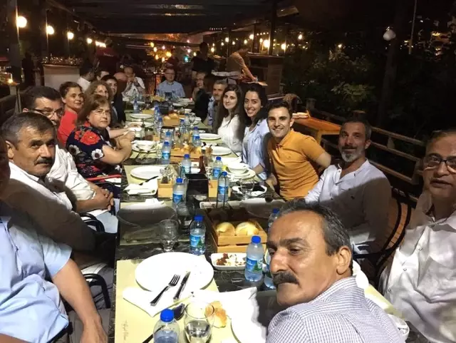 Diyarbakır'a Atanan Sarı'ya Veda Yemeği Diyarbakır'a Atanan Sarı'ya Veda Yemeği