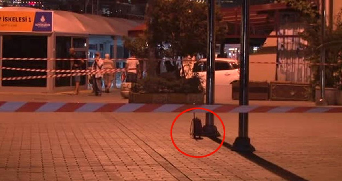 Karaköy'deki Şüpheli Çanta Önce Paniğe Sonra Aile Kavgasına Neden Oldu