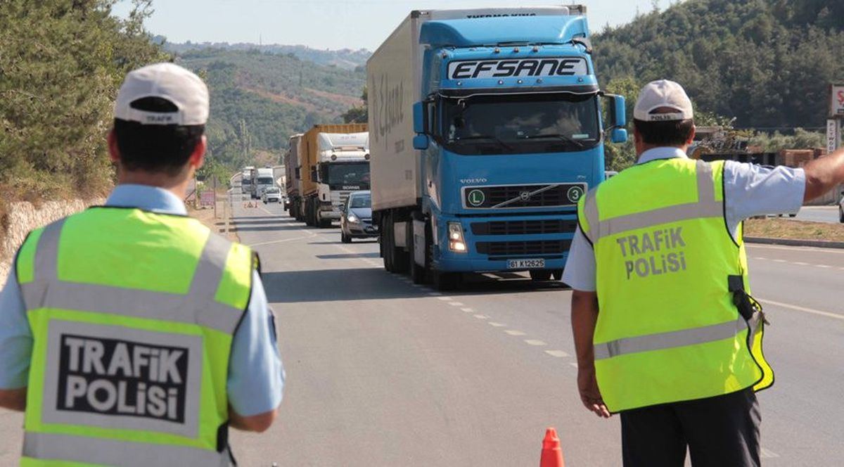 Rüşvetle İnsan ve Çevre Katliamı Yapan Trafik Polisleri Aylık 5 Bin Lira Maaşa Bağlanmış!