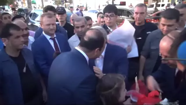 Şanlıurfa'da, Yeni Bakan Fakıbaba'ya Coşkulu Karşılama Şanlıurfa'da, Yeni Bakan Fakıbaba'ya Coşkulu Karşılama