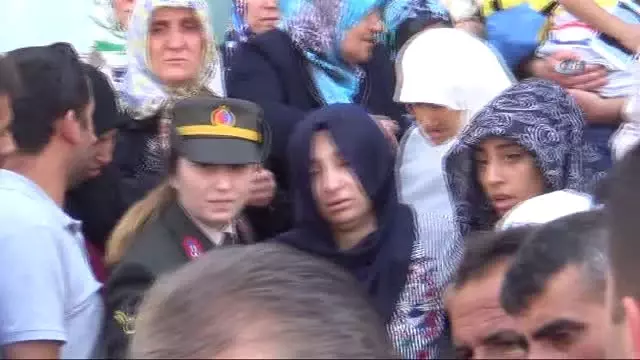 Şehid Astsubay Üstçavuş Akdağ, Son Yolculuğuna Uğurlanıyor Şehid Astsubay Üstçavuş Akdağ, Son Yolculuğuna Uğurlanıyor
