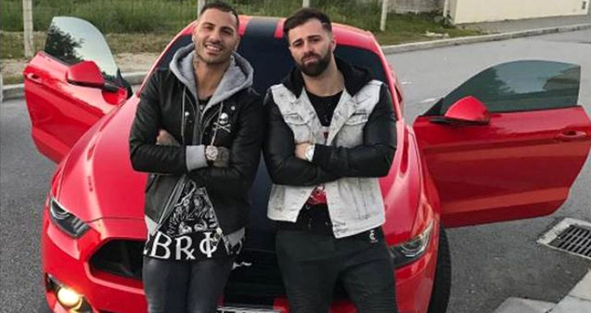 Beşiktaşlı Quaresma'nın Arkadaşı, Fenerbahçe Formasını Yaktı
