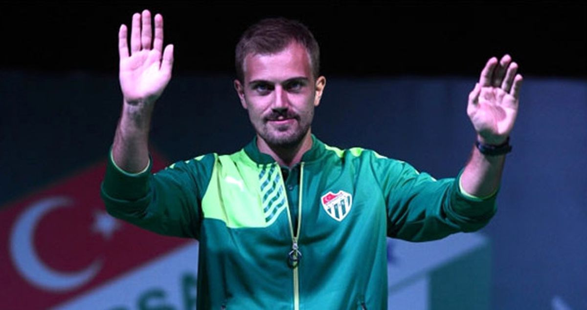 Bursasporlu Mert Günok Takımdan Ayrıldı, Galatasaray'a Geliyor