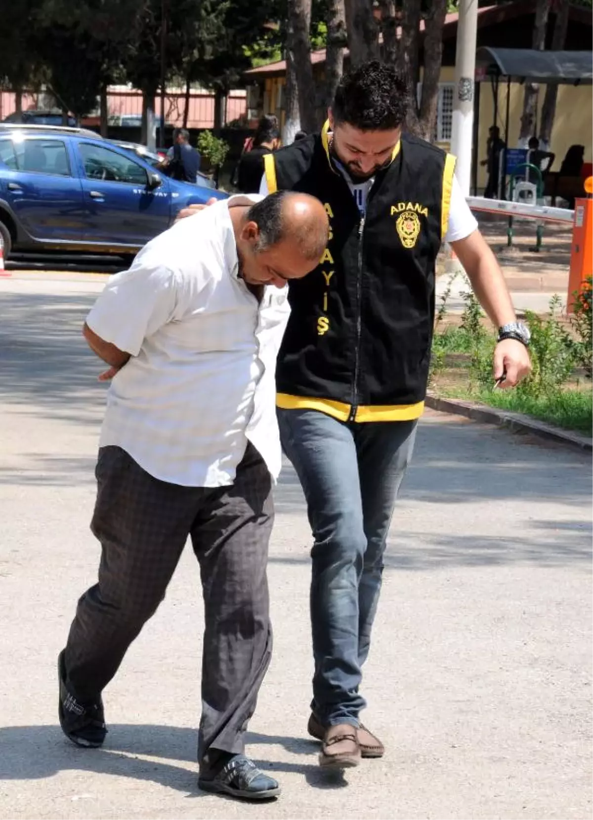 Başına Kova Geçiren Hırsız, Bu Kez Jant Çalarken Yakalandı