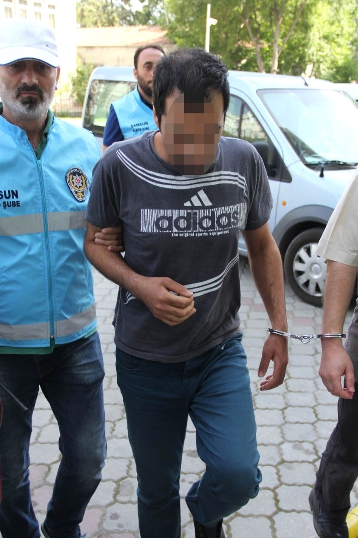 Polis 100'den Fazla Kamerayı İnceleyerek Tacizciyi Yakaladı