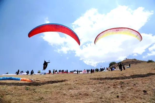 Yamaç Paraşütü Ali Dağı Kupası'nda 1. Gün Sonuçları Yamaç Paraşütü Ali Dağı Kupası'nda 1. Gün Sonuçları