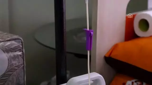 Çocukluğunu Yaşayamadan Günden Güne Eriyor Çocukluğunu Yaşayamadan Günden Güne Eriyor