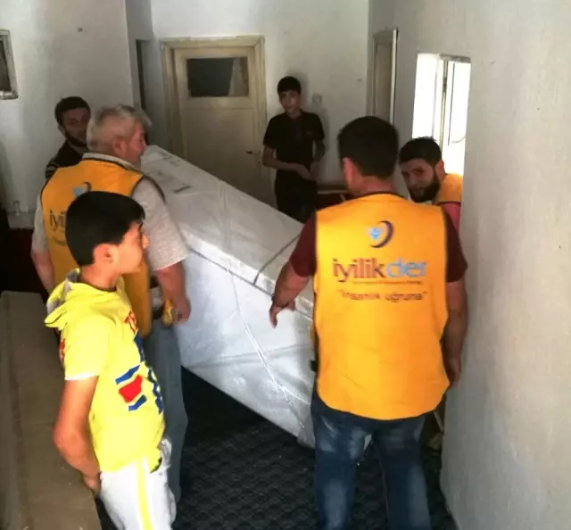 İyilikder Kayseri'de Beyaz Eşya Dağıttı
