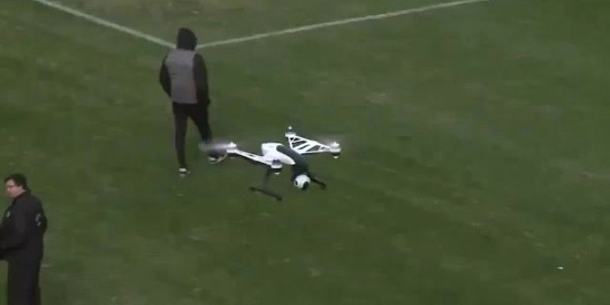 Arjantin'de Maçı Çeken Drone'u Konfetiyle Aşağıya Düşürdüler