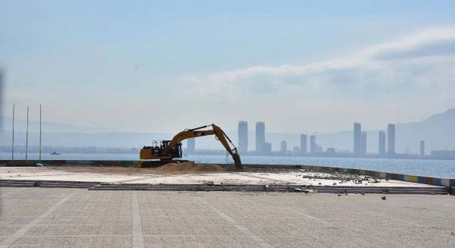 Karşıyaka'daki Anıt İçin Yürütmeyi Durdurma Talebine Ret