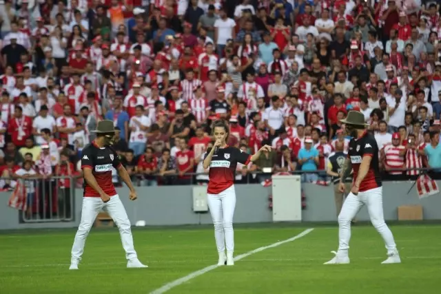 Samsunspor Yeni Stadına İlk Adımı Attı Samsunspor Yeni Stadına İlk Adımı Attı