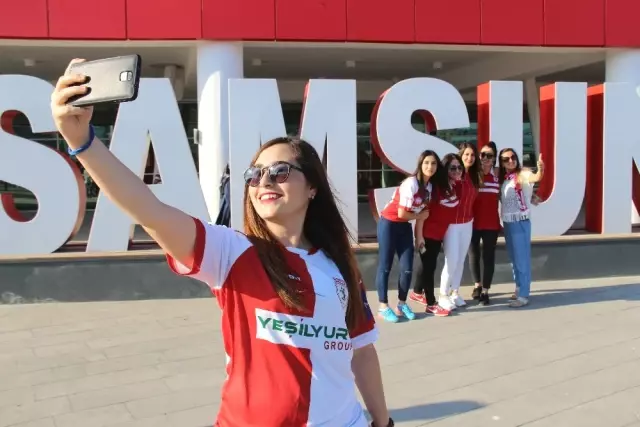 Samsunspor'un 34 Bin Kişilik Yeni Stadı Açıldı Samsunspor'un 34 Bin Kişilik Yeni Stadı Açıldı