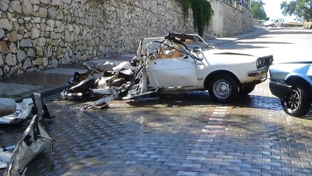 Tır'dan Düşen Dozer 5 Araca Zarar Verdi