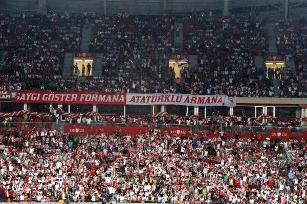 Yeni 19 Mayıs Stadyumu Açılış Maçında Samsunspor, Ankaragücü'nü 1-0 Yendi Yeni 19 Mayıs Stadyumu Açılış Maçında Samsunspor, Ankaragücü'nü 1-0 Yendi
