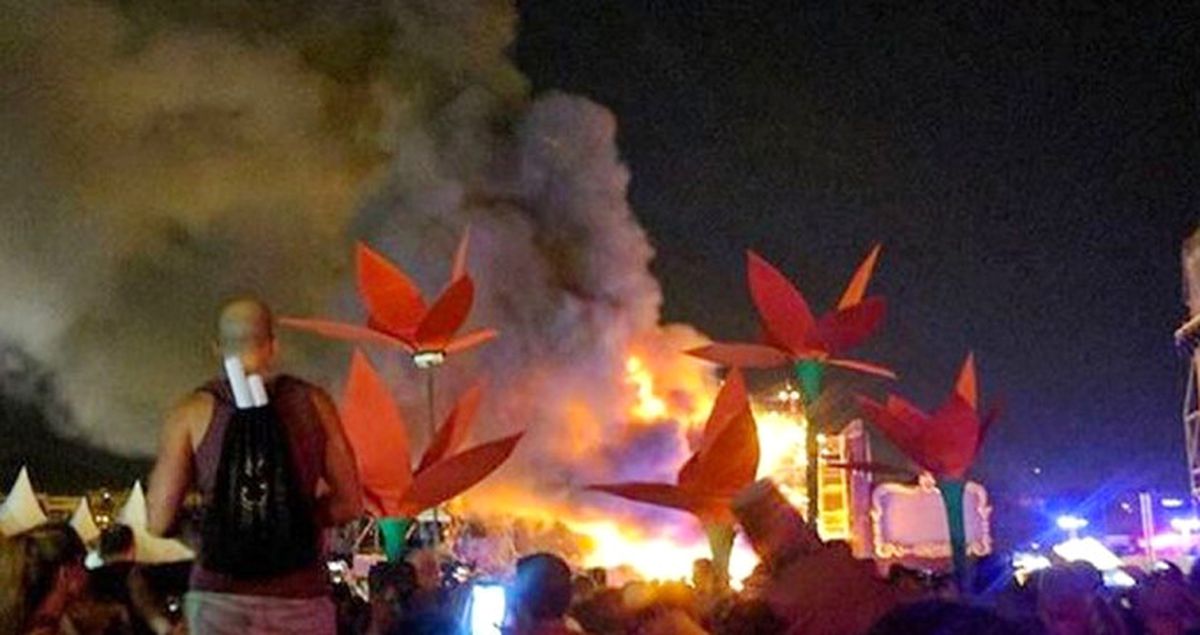 Barcelona'da Düzenlenen Tomorrowland Unite Spain Festivali'nde Yangın Çıktı