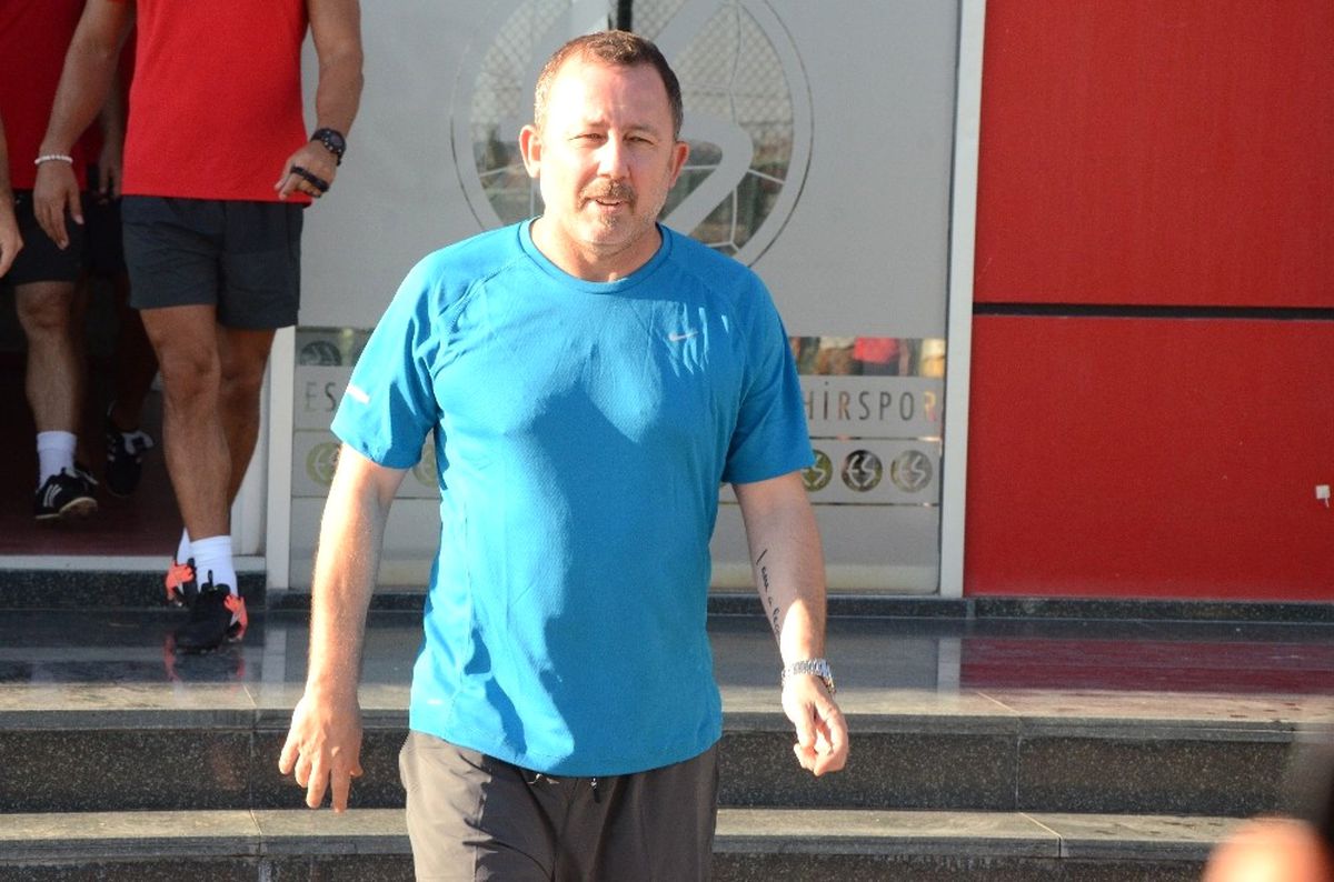 Sergen Yalçın, Eskişehirspor'un Başında İlk Antrenmanına Çıktı
