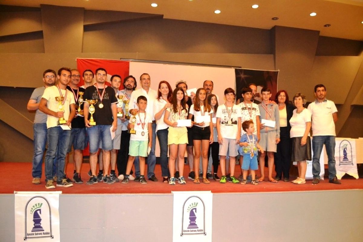 10. Ayvalık Satranç Turnuvası Şampiyonları Belli Oldu