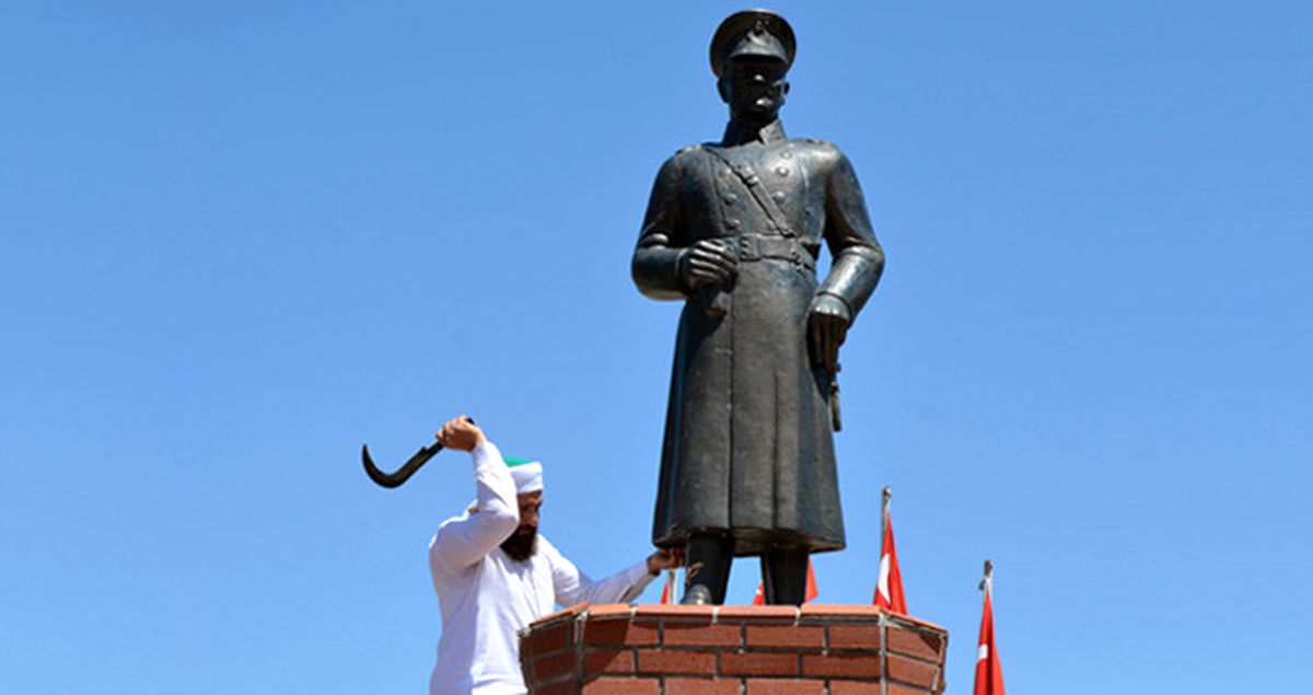 Atatürk Heykeline Saldırıya Hükümetten İlk Tepki: Çirkin Saldırıyı Nefretle Kınıyoruz