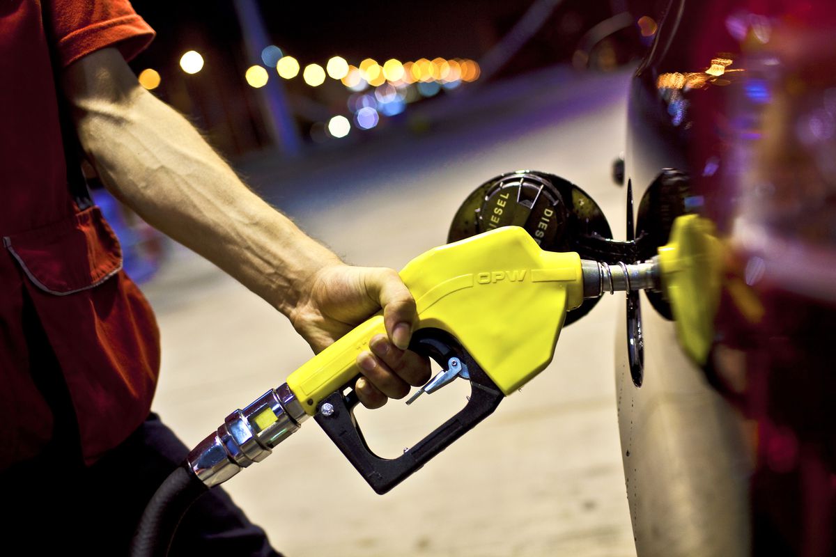 Benzin ve Motorine 11 Kuruş Zam Bekleniyor