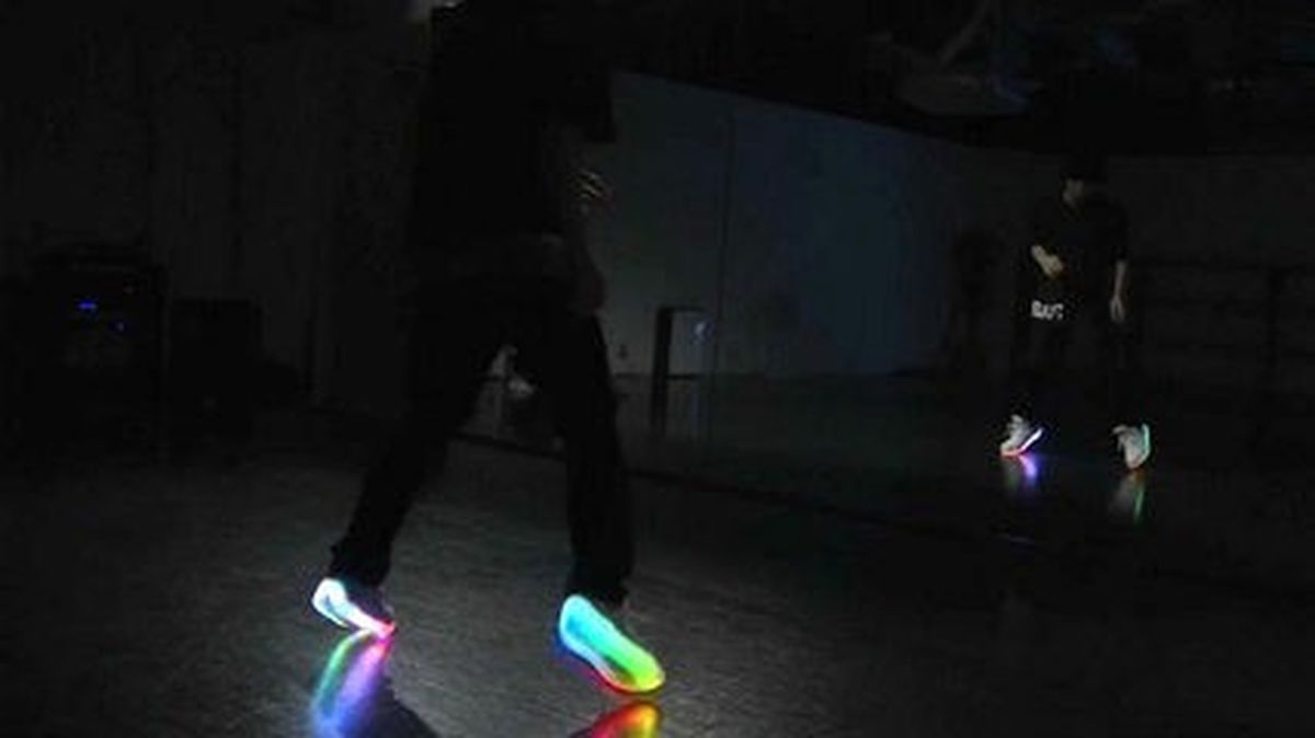 Japonlar Bunu da Yaptı: Led Işıklı Ayakkabı