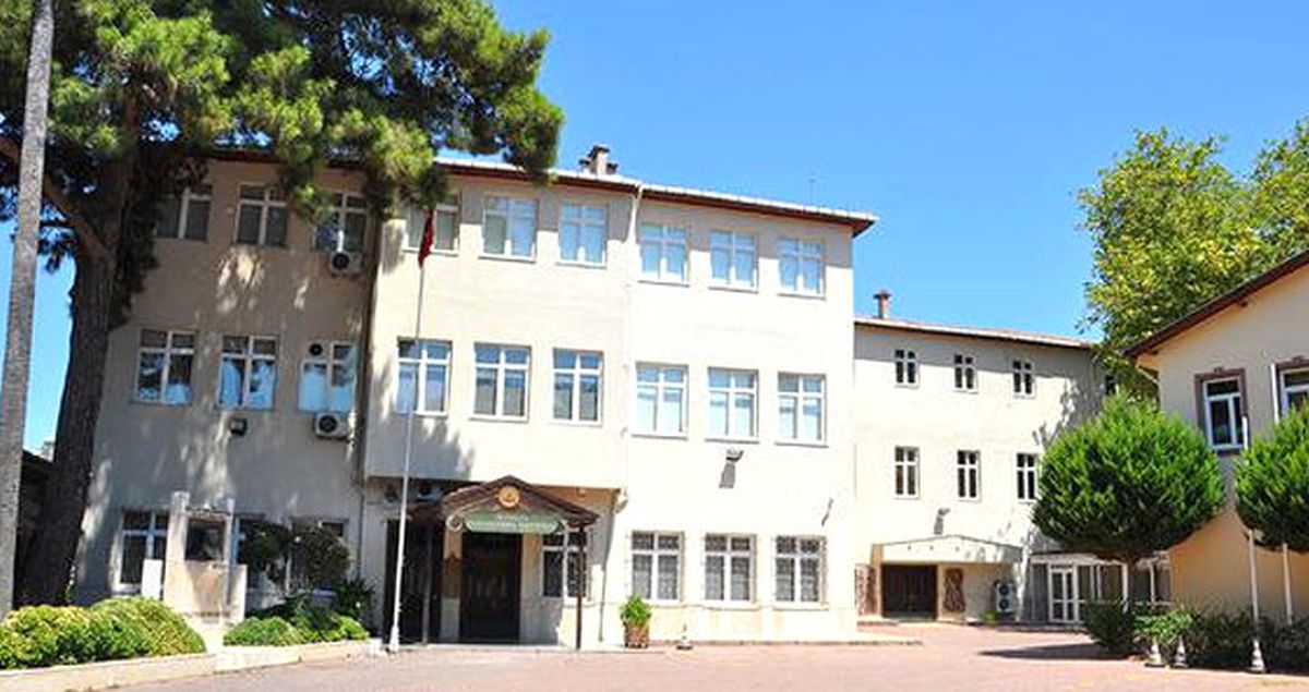 Okulun Altından 'Antik Tiyatro' Çıktı! Şimdi Yıkılması Gündemde