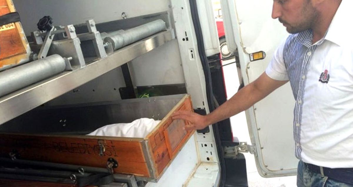 Başını Beşiğin Demirlerinin Arasına Sıkıştıran 9 Aylık Bebek, Hayatını Kaybetti