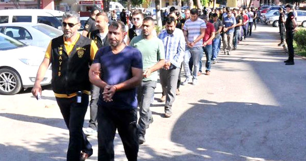 Dolandırıcılar, Kendilerini Yakalatan Kadını 'Seni Pişmiş Tavuk Yapacağız' Diye Tehdit Etti