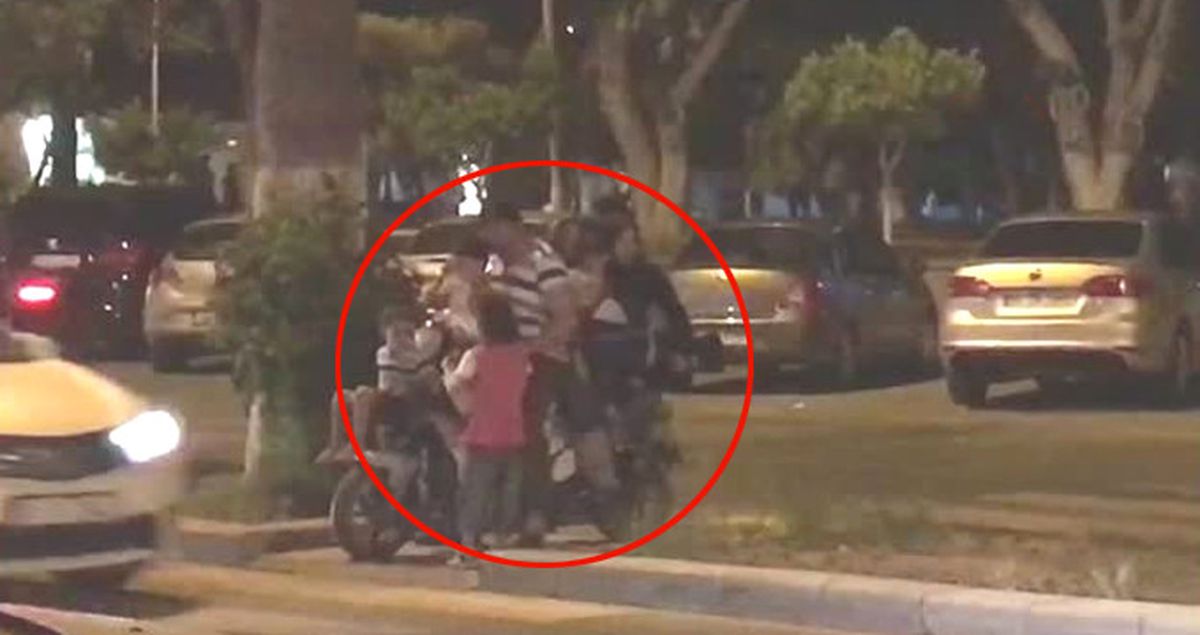 Minibüs Değil Motosiklet! Tam 9 Kişi Bindi