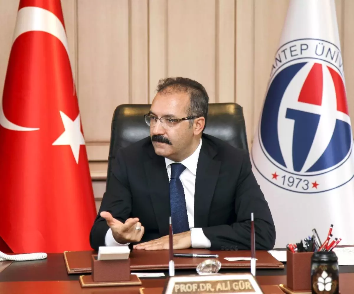 Rektör Gür'den 'Geçmiş' İddialarına 'Sahte Belge' Cevabı